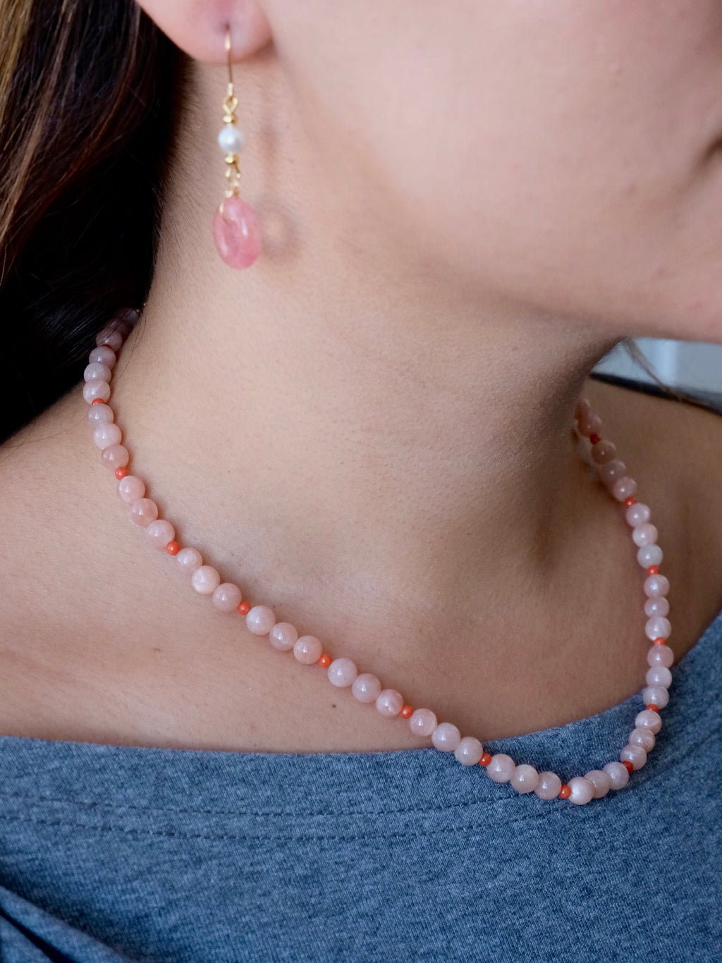 Glint-halsband – Solsten och röd korall