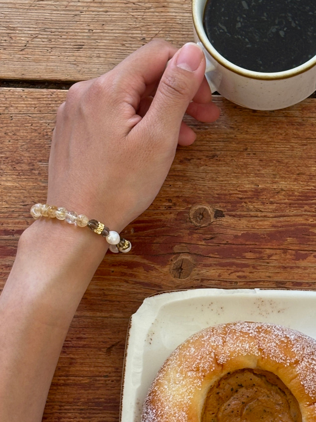 Apricus-armband – gul fantomkvarts och sötvattenspärla
